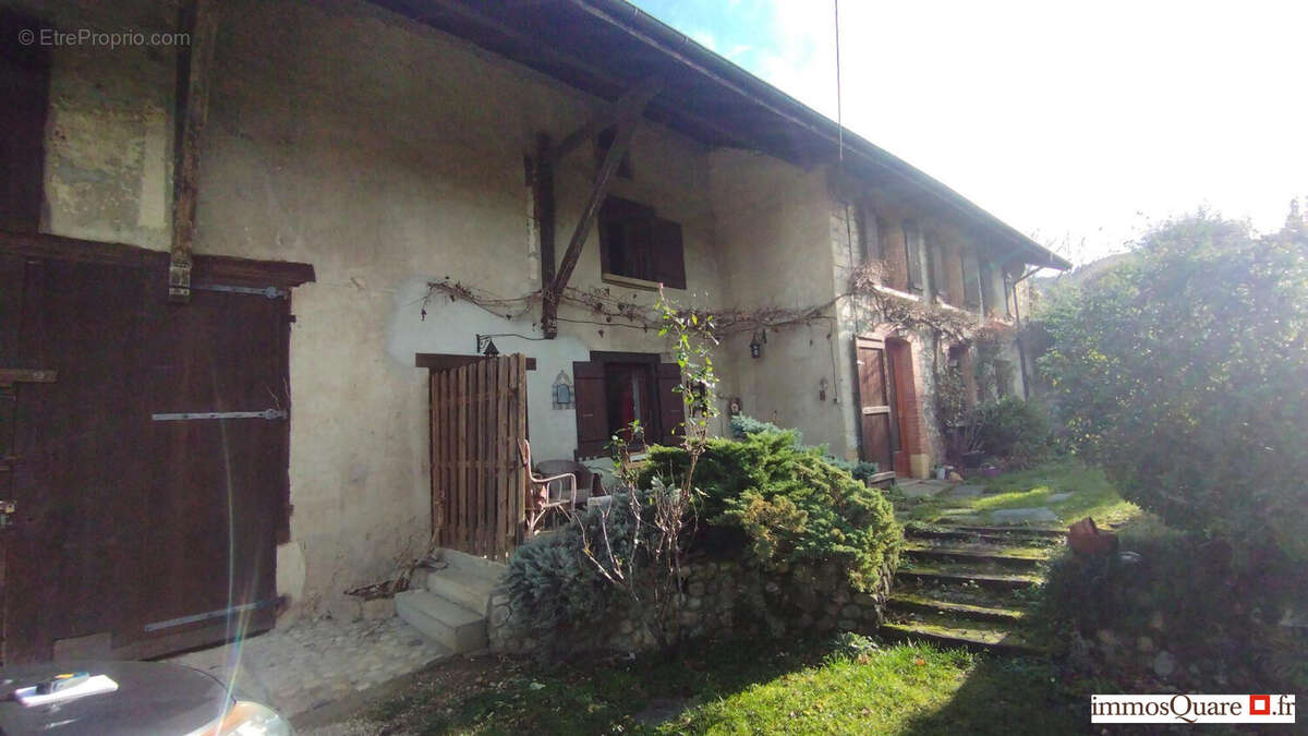 Maison à SAINT-BUEIL