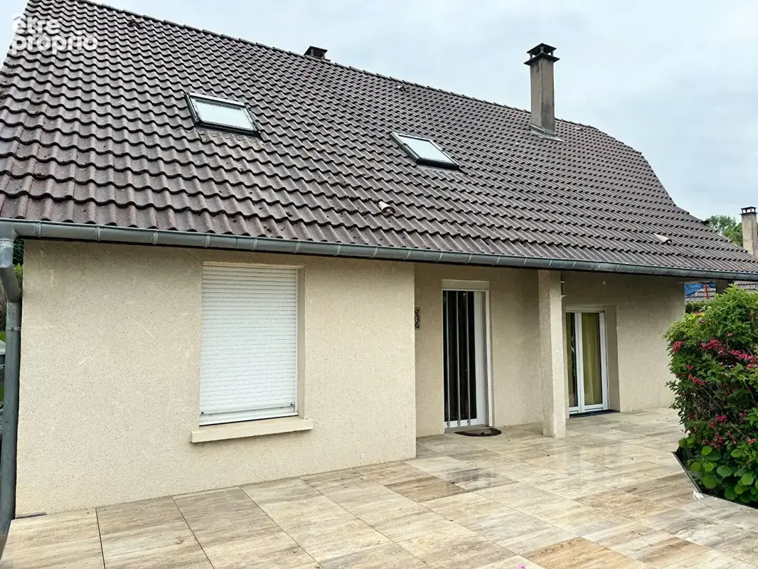 Maison à LARNOD
