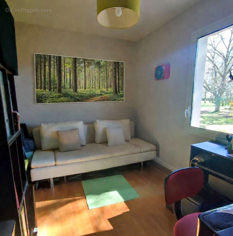 Maison de plain-pied avec jacuzzi et terrain arboré en lisière de forêt - photo 4