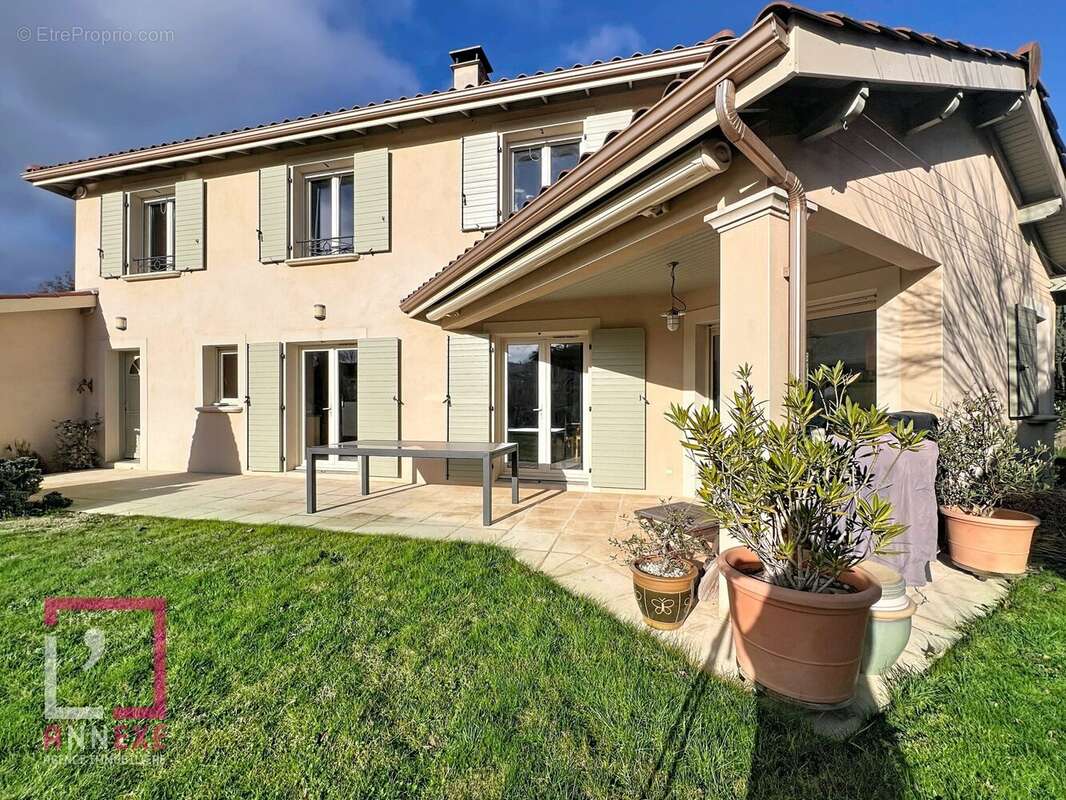 Maison à FONTAINES-SAINT-MARTIN