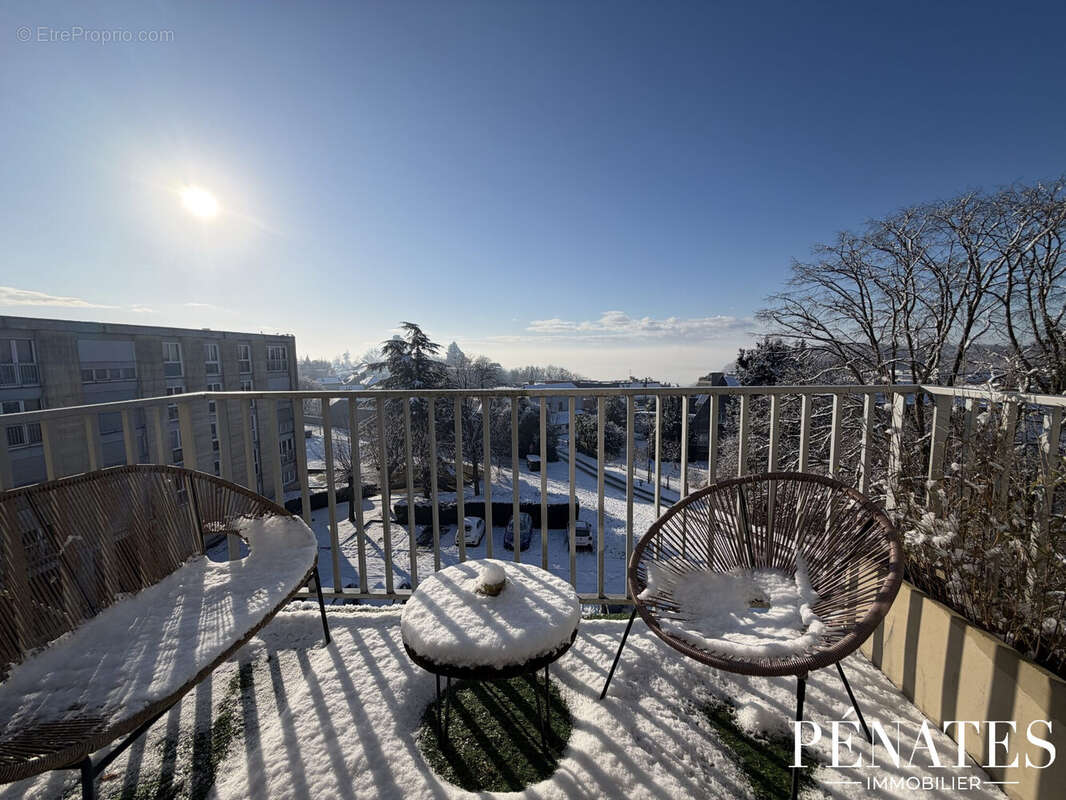 Appartement à MONT-SAINT-AIGNAN
