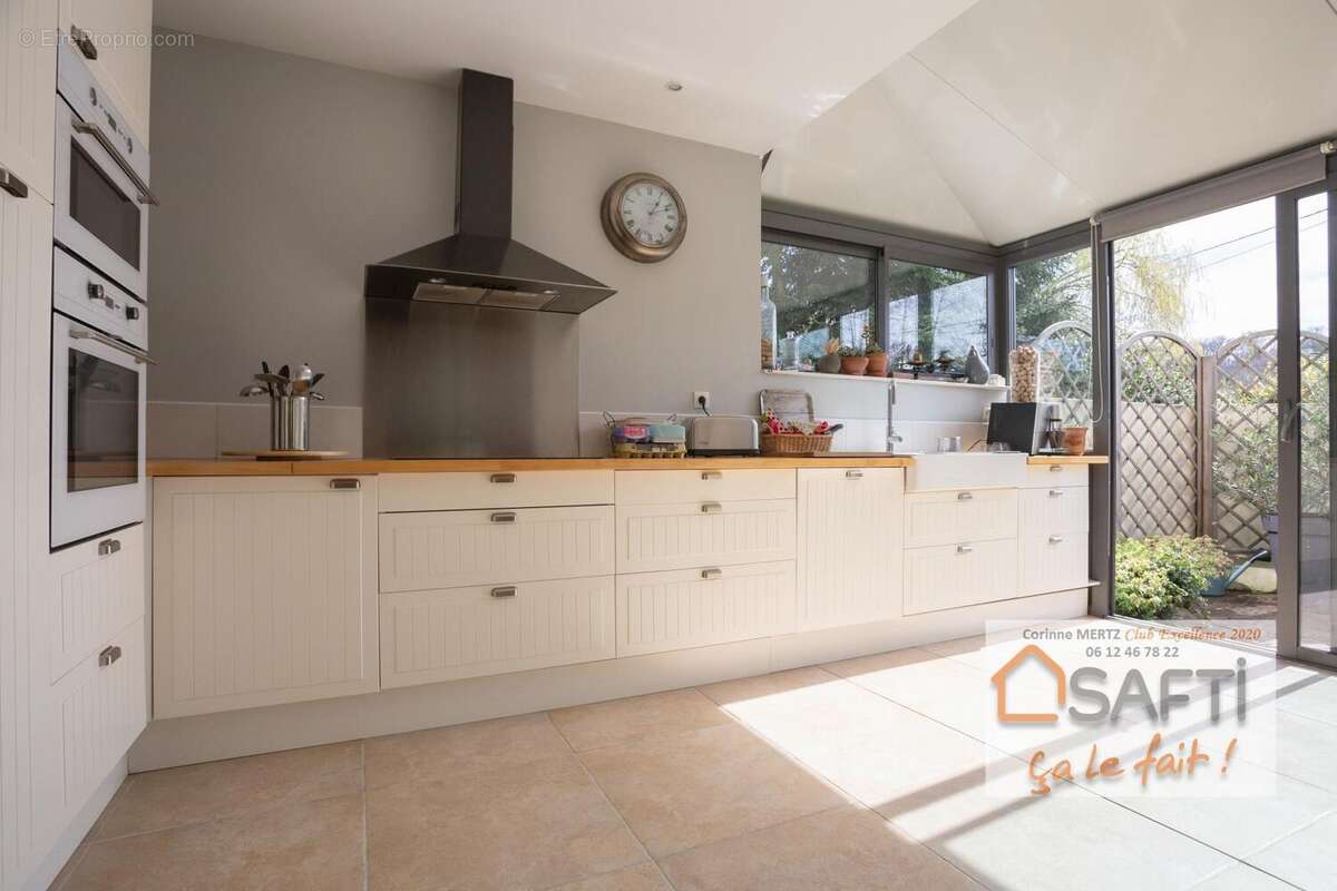 Maison 246 m² à Jouars-Pontchartrain  - photo 4