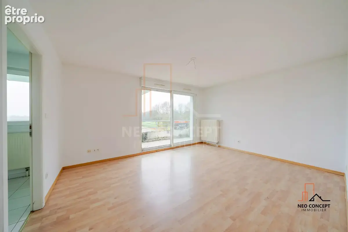 * SOUFFLENHEIM - Beau F3 à rafraichir avec cave, place de parking et garage ! * - photo 1