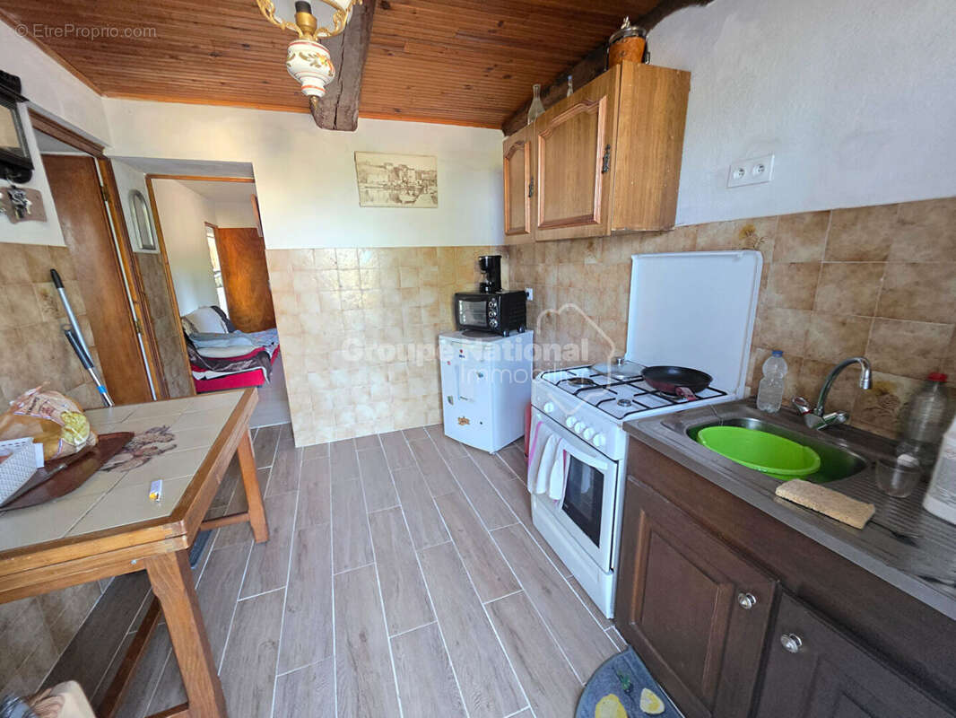 Bas de villa en campagne à Saint-Julien-le-Montagnier (83560) - photo 6