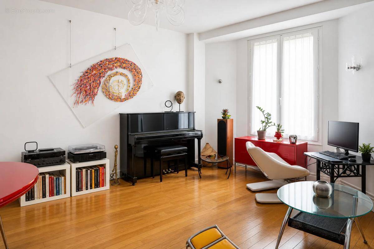 Appartement à PARIS-11E