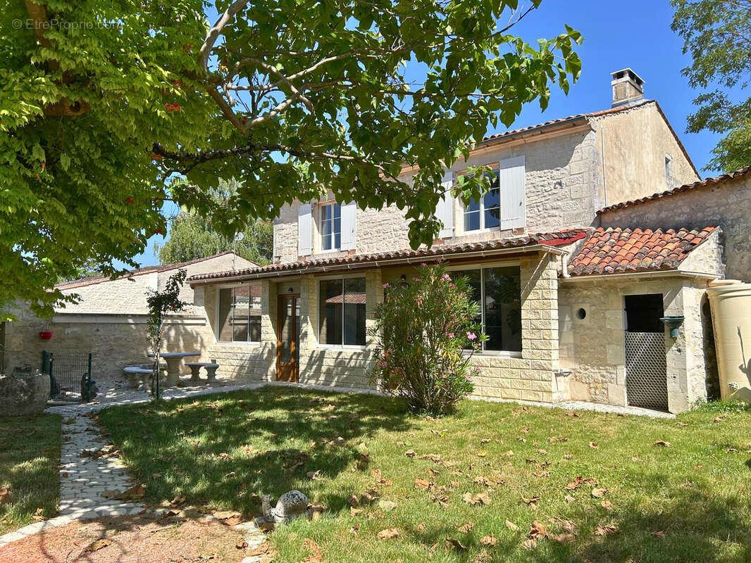 Maison charentaise avec jardin à merpins - photo 23