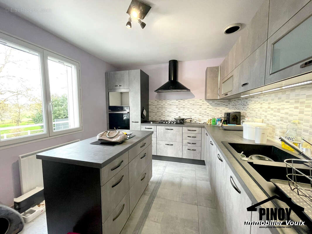 Maison à VILLETHIERRY