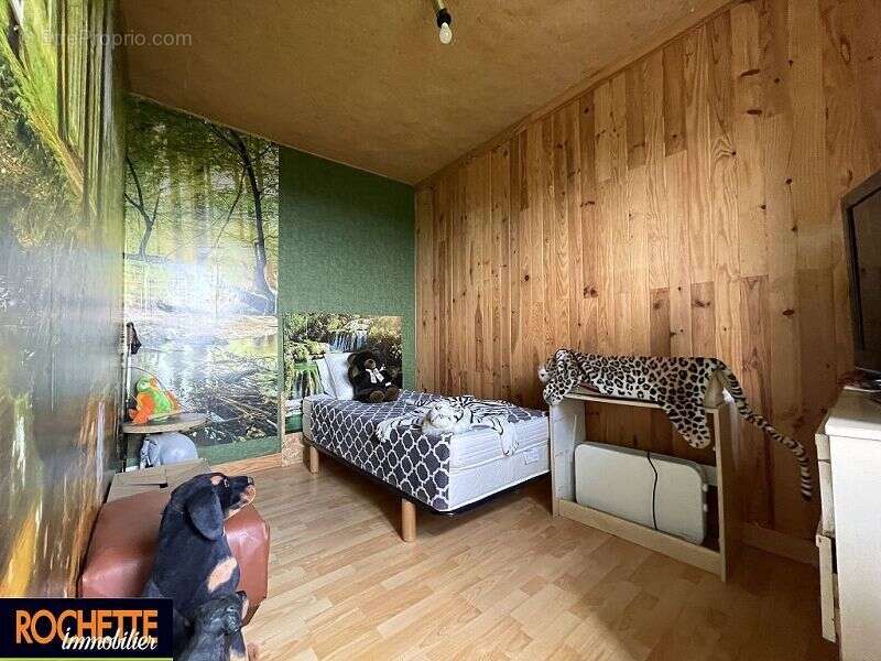 Maison 114 m² à Saint-Just-La-Pendue  - photo 9