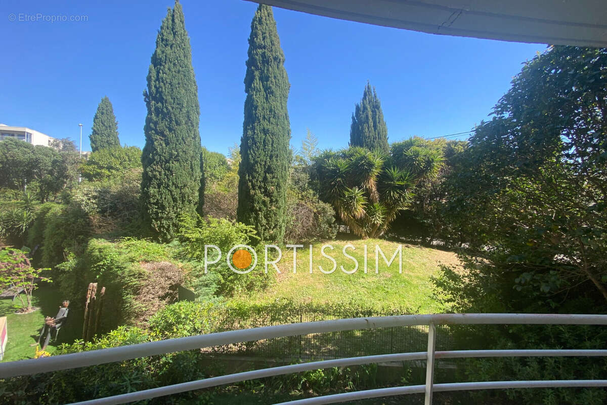 Appartement à SAINT-LAURENT-DU-VAR