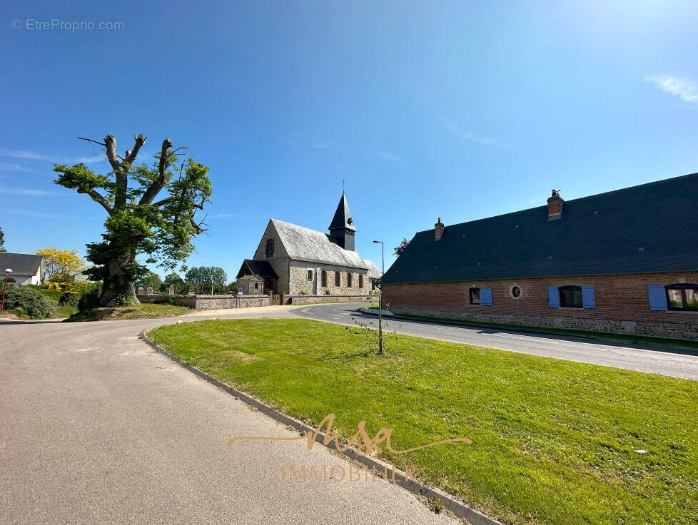 Terrain à MESNIL-RAOUL