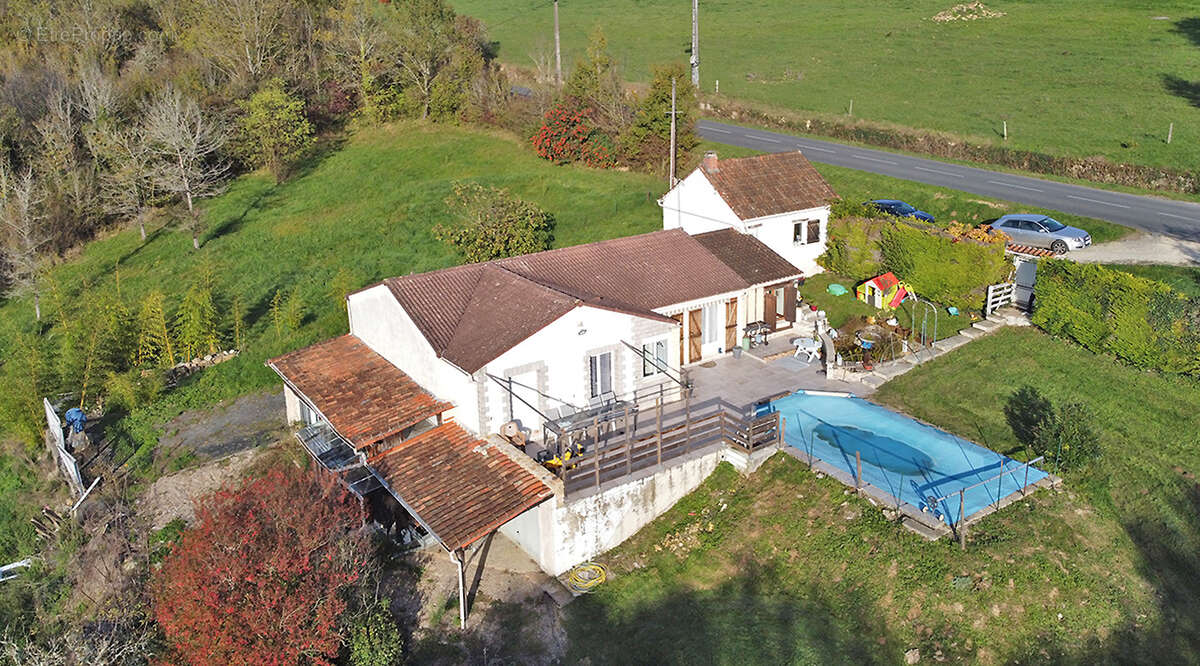 Maison à COUX-ET-BIGAROQUE