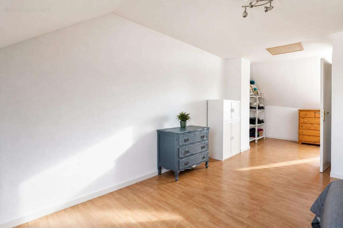 Appartement de 4 pièces de 74 m² situé à Chessy - photo 9