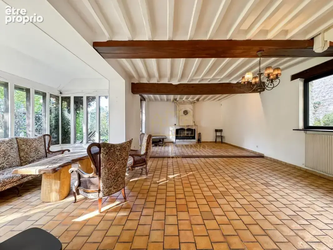 À moins d’1h de Paris – Propriété de charme de 480 m² dont dépendances : un fort potentiel pour un projet de gîte - photo 3