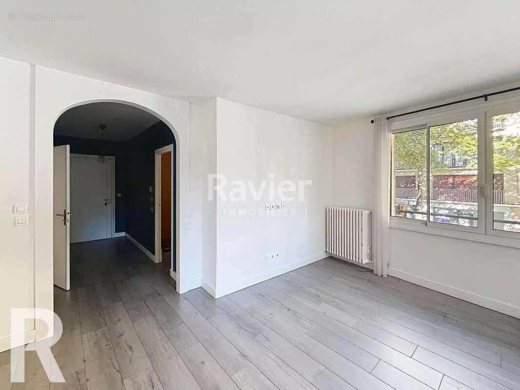 Appartement à PARIS-16E