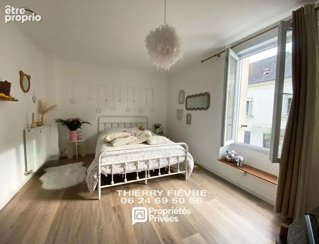 A VENDRE - NOYANT 49490  CENTRE BOURG Maison 6 pièces  de 147 m2 - photo 6