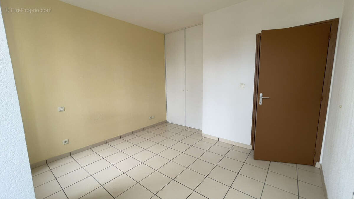 Appartement 307 m² à Bellenaves  - photo 9