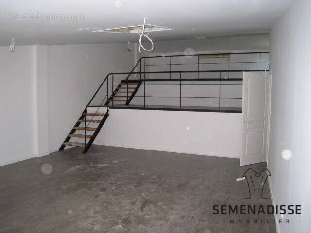 Commerce à VILLENEUVE-TOLOSANE