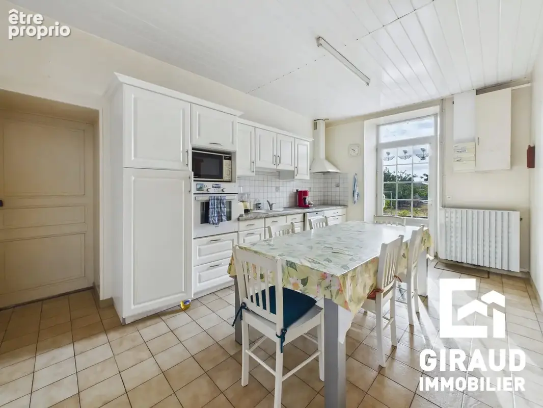 Maison 108 m² à Fontenay-Le-Comte  - photo 2