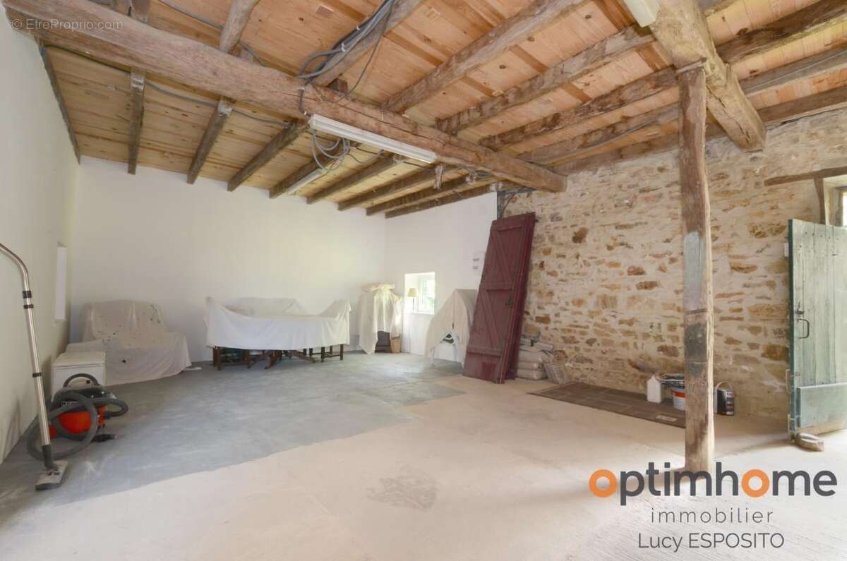  Spacieuse maison de campagne aux multiples possibilités – Saint-Christophe, Charente  - photo 39
