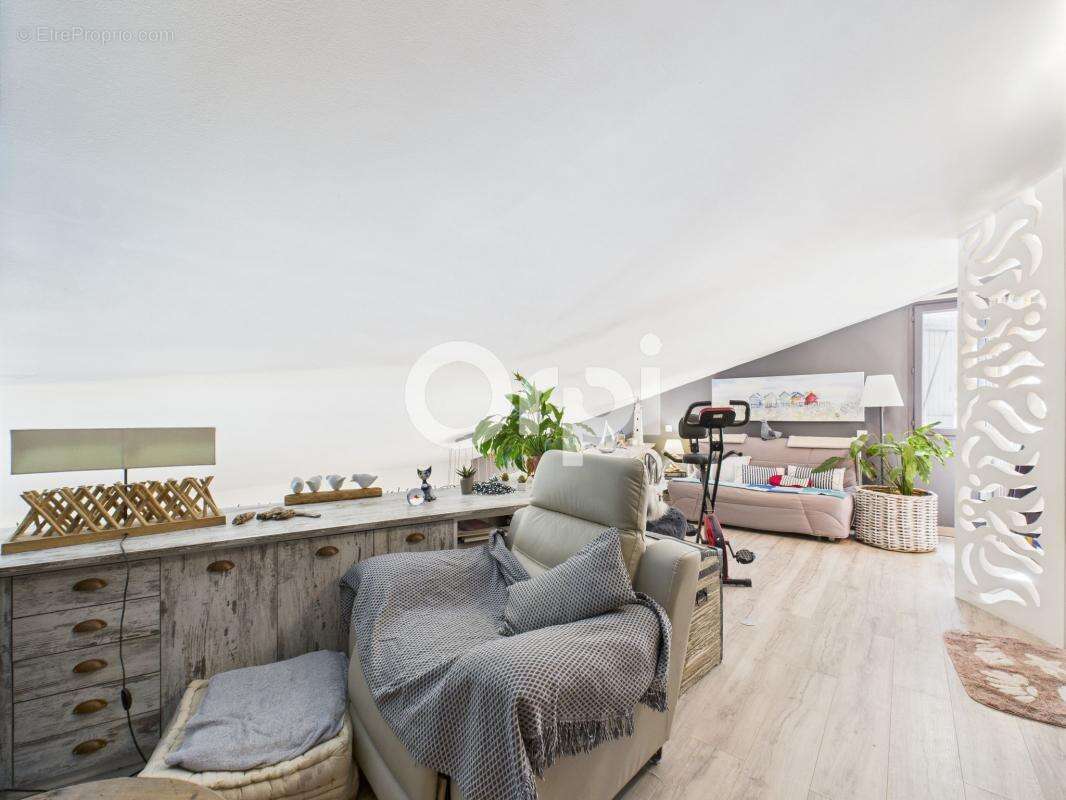 Vue mer et estérel - maison individuelle + studio + t2 - piscine - jardin - plein sud - photo 14