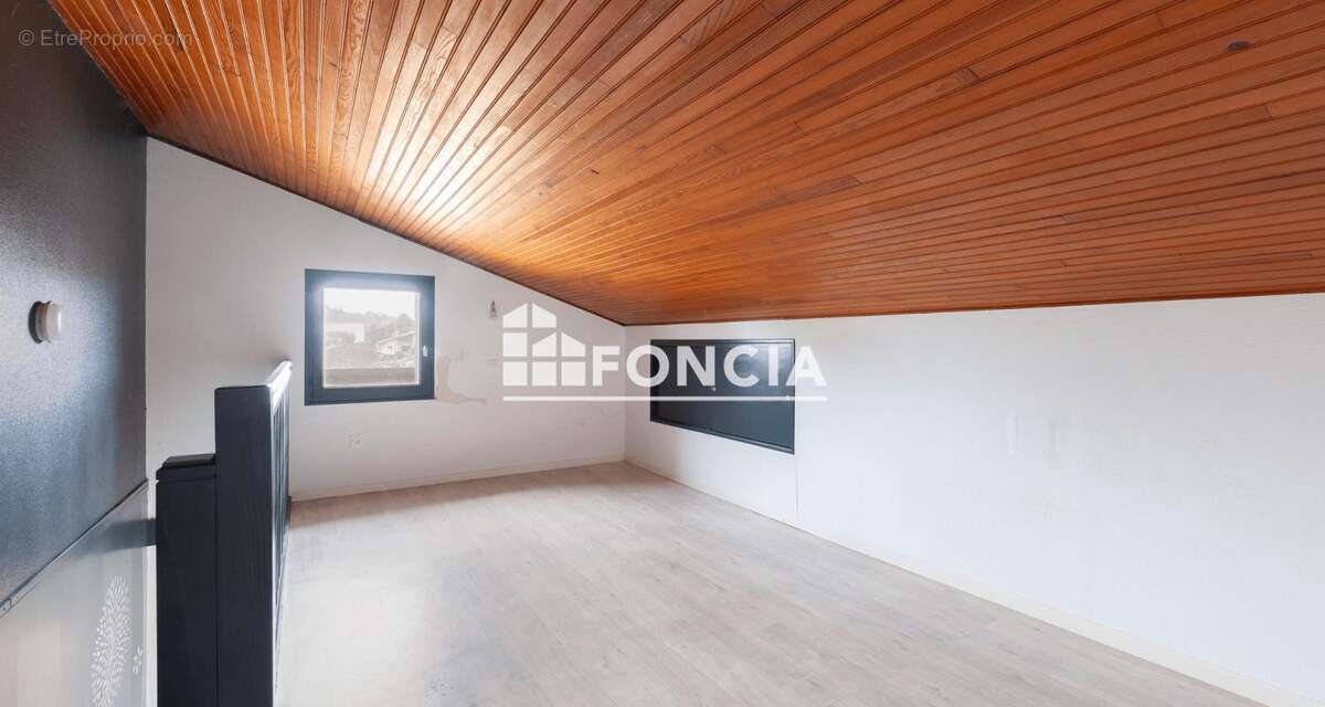 Appartement à SAINT-PIERRE-DU-MONT