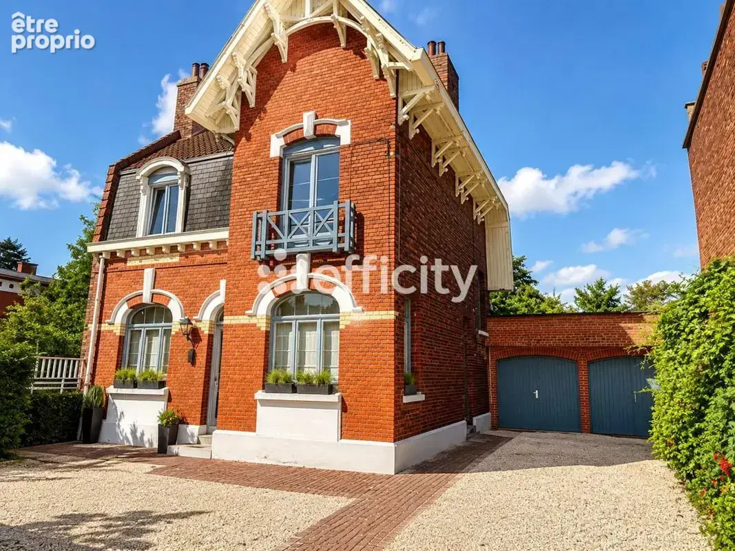 Maison à LA CHAPELLE-D'ARMENTIERES