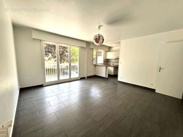 Appartement à SAINT-MAUR-DES-FOSSES