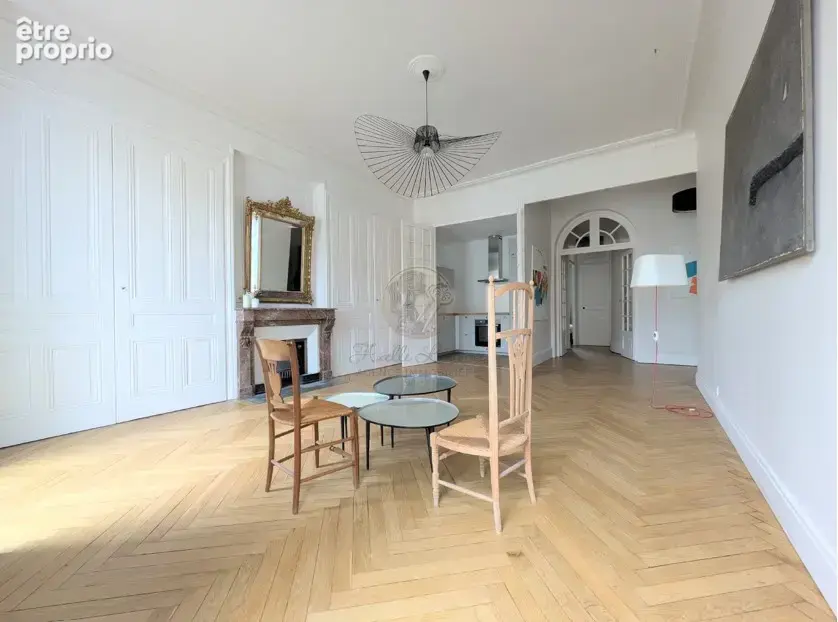 Appartement d’exception, cachet ancien sublimé, balcon plein Ouest, immeuble Haussmannien de standing - photo 6