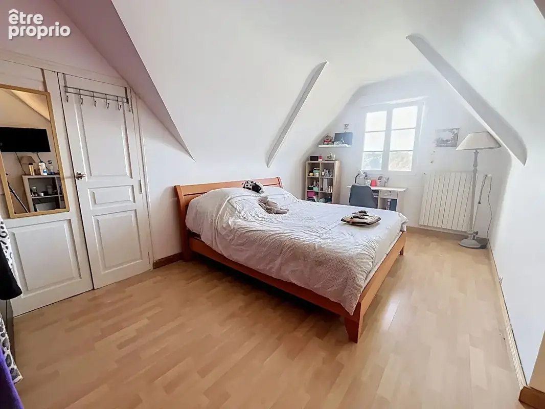Maison Isigny Le Buat 8 pièce(s), 5 chambres, 169 m2,  1447m² terrain, sous-sol complet - photo 10