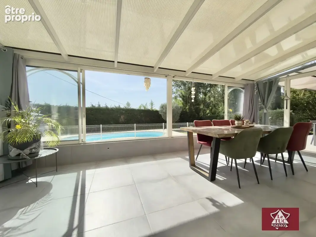 Maison de plain pied, piscine chauffée avec installations équestres - photo 7