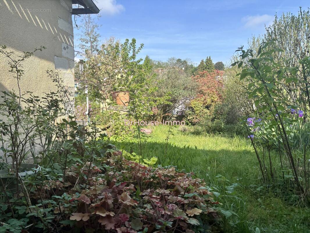 Maison à AGONAC