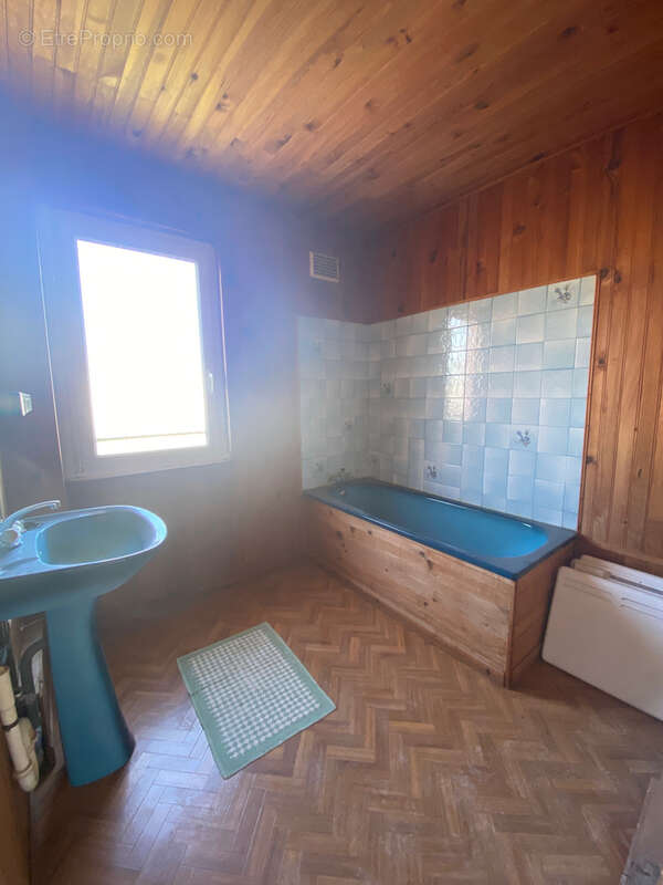 Maison à FEUQUIERES-EN-VIMEU