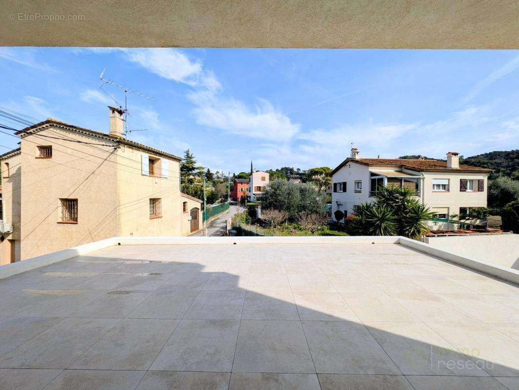 Appartement à PEGOMAS