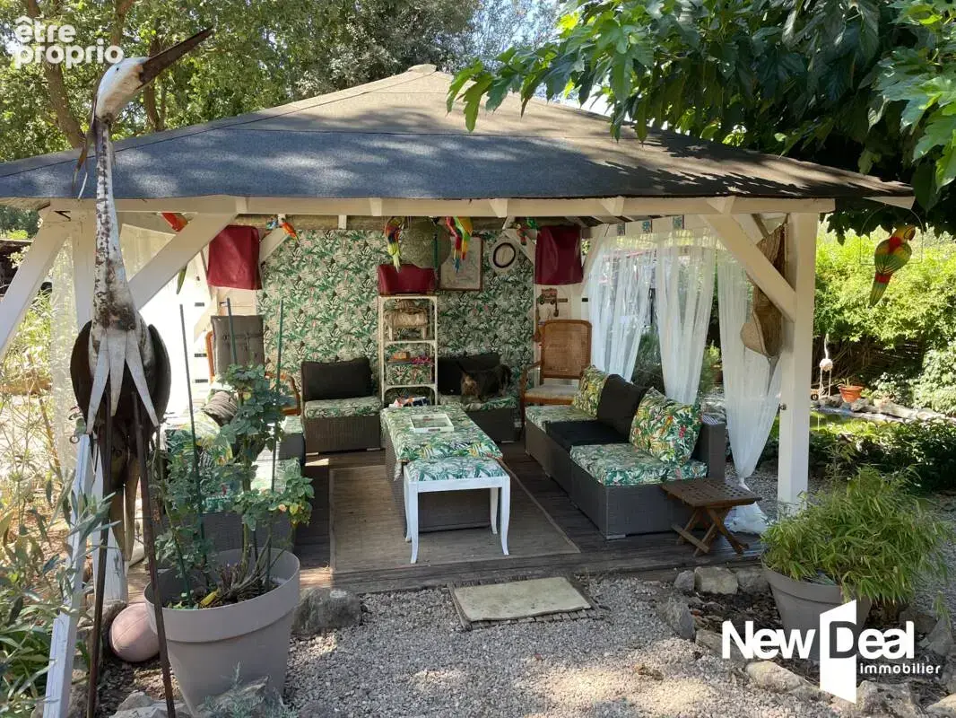 Jolie villa provençale 90 m2 habitables au calme, sur une parcelle de  4 600m2 à Besse-sur-Issole (83), avec piscine - photo 4