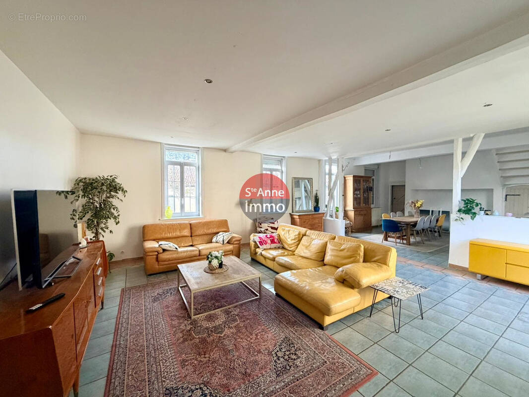 Maison à VERS-SUR-SELLES