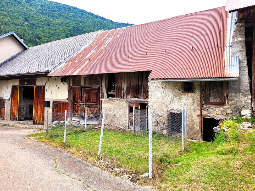 73630 SAINTE-REINE   Un projet rare dans un environnement préservé - photo 4