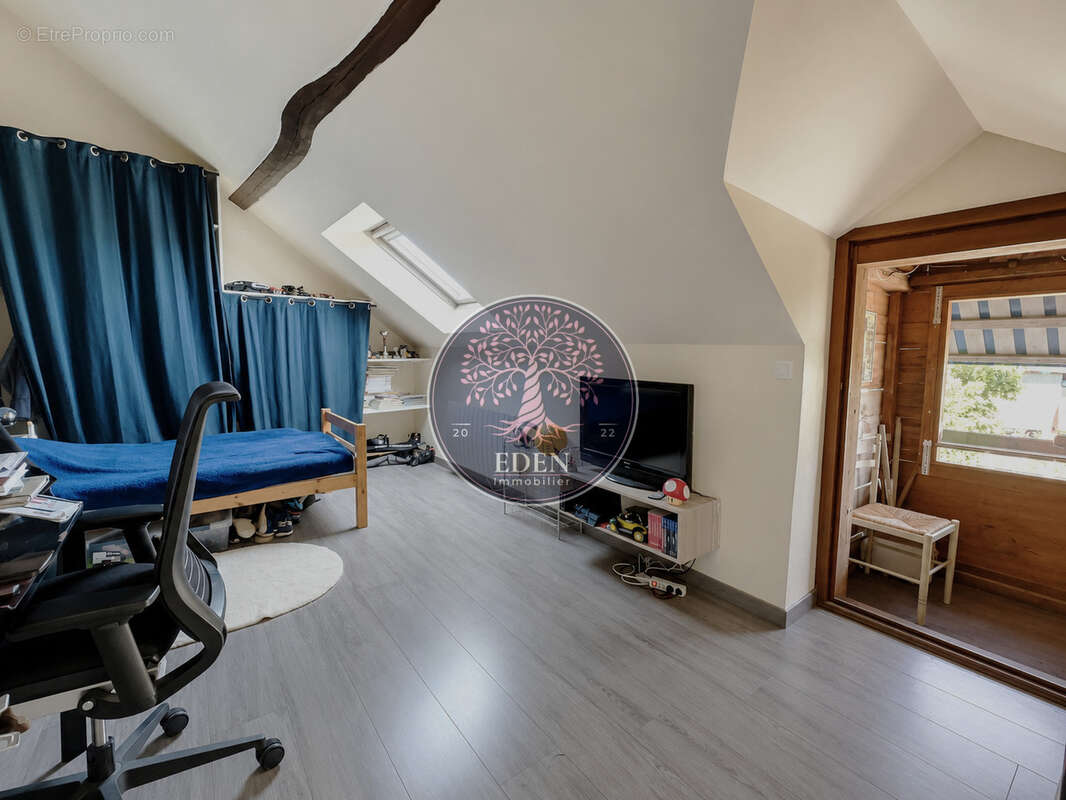 Maison 6 pièces 4 chambres avec dépendances - photo 11