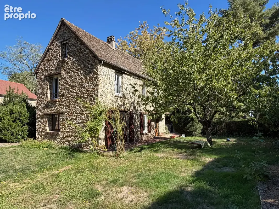 Maison à LA QUEUE-LES-YVELINES