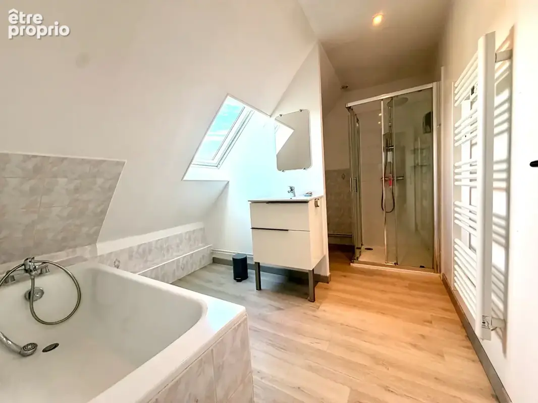 RY, très proche.Bel ensemble immobilier rénové avec 2 logements sur 2 500 m² de terrain - photo 9