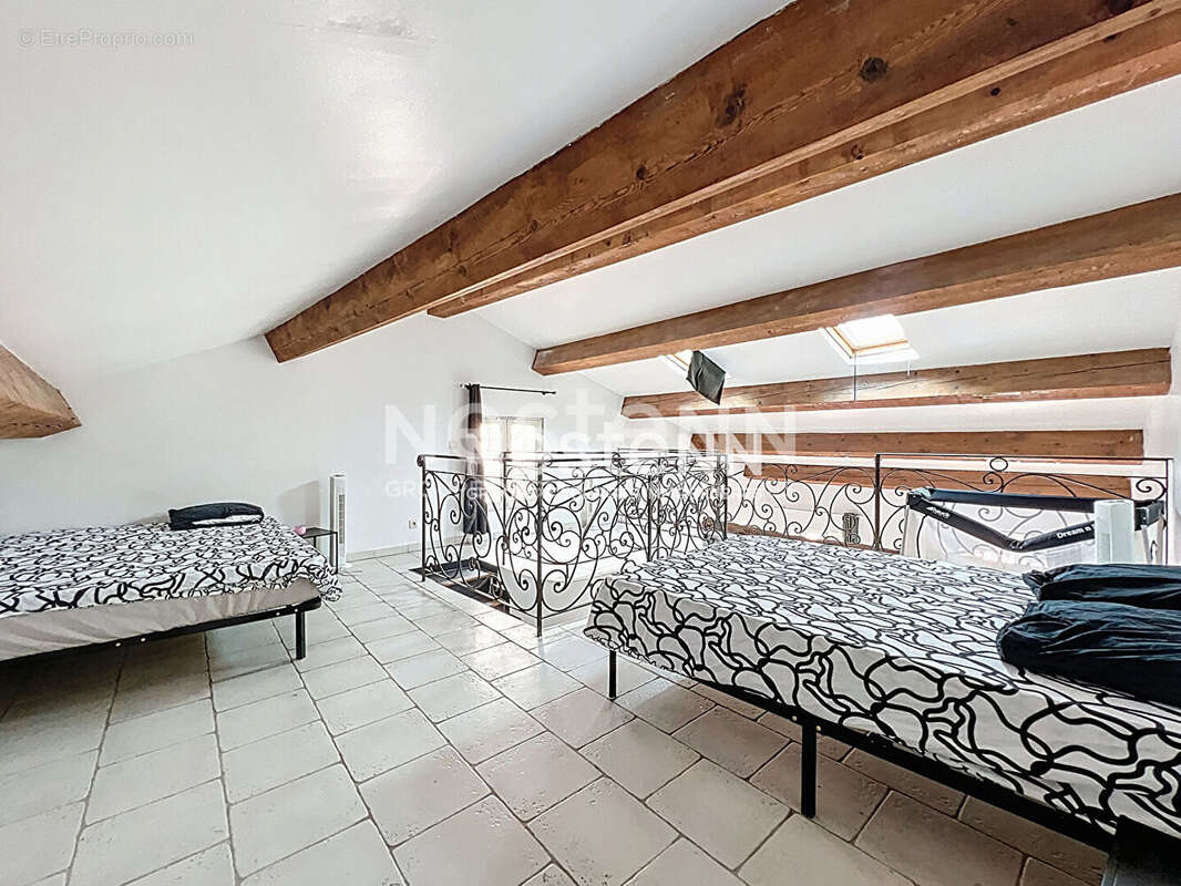 Appartement à VALLAURIS