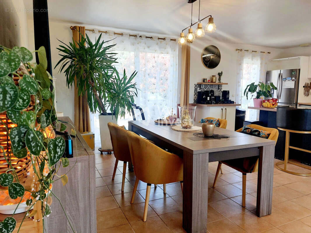 Maison à MONTECH