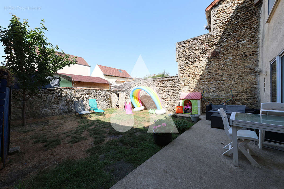 Maison à CORBEIL-ESSONNES