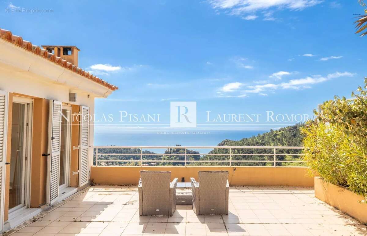 Appartement à EZE