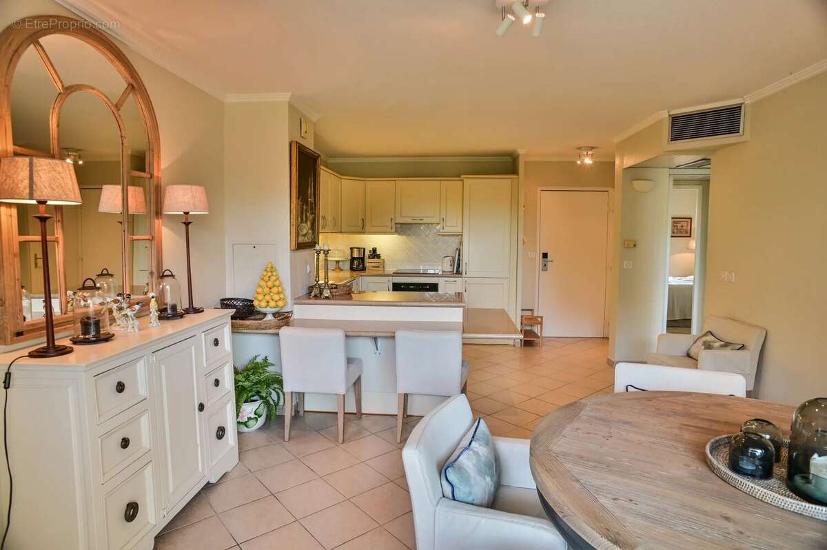 Appartement à MANDELIEU-LA-NAPOULE