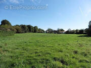 Terrain à SAINT-POMPAIN