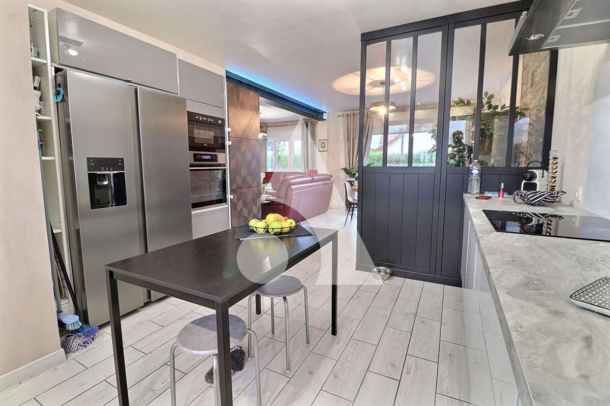 Maison à CHAMPAGNE-SUR-OISE