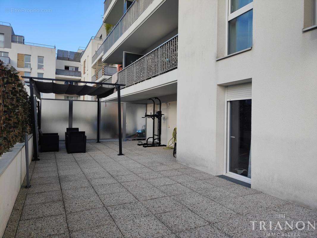 VENTE d'un appartement T4 (65 m²+ Terrace de 48m²) à TRAPPES - photo 2
