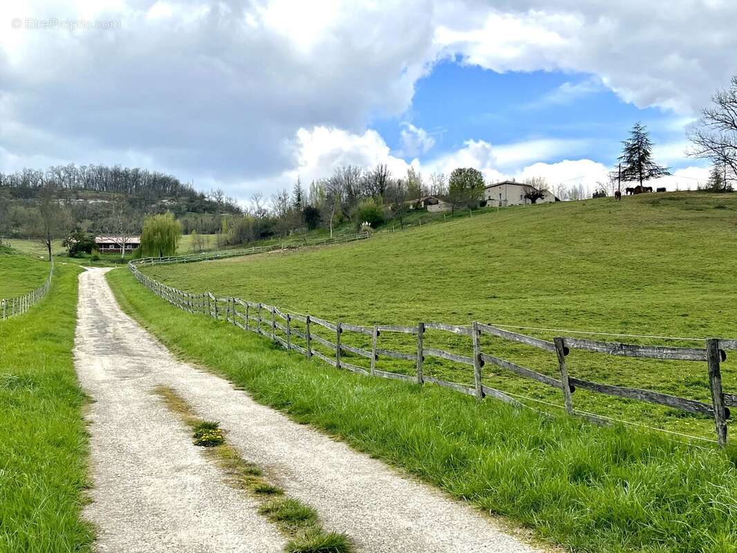 Maison à SAINT-URCISSE