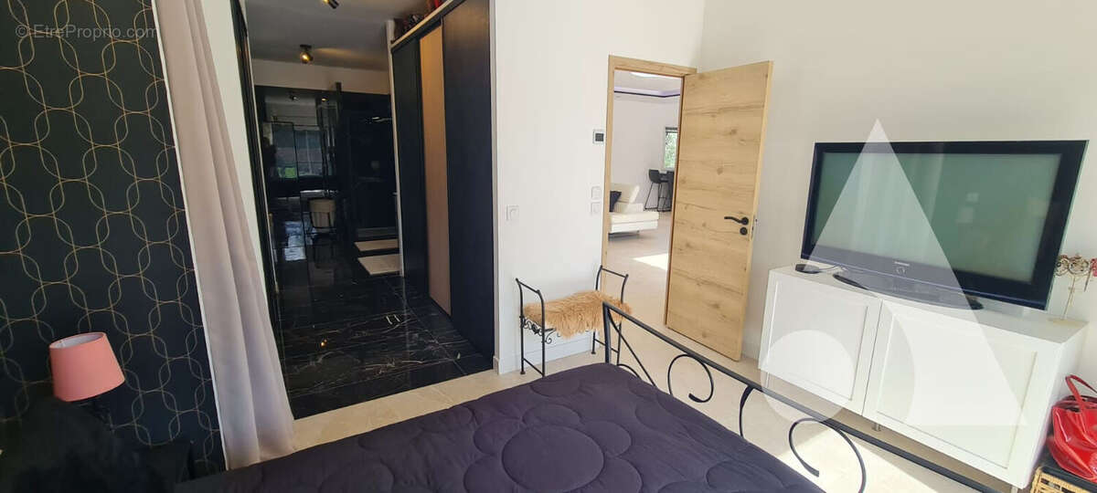 Maison à SILLANS-LA-CASCADE