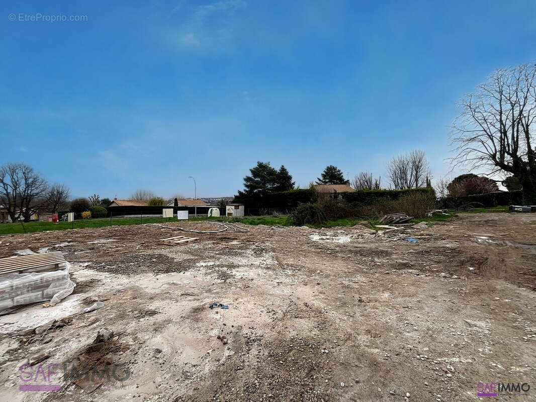 Terrain à CHAPONOST